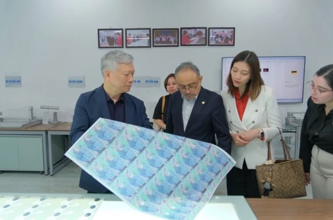 El Salvador eyes strategic cooperation in banknote printing
